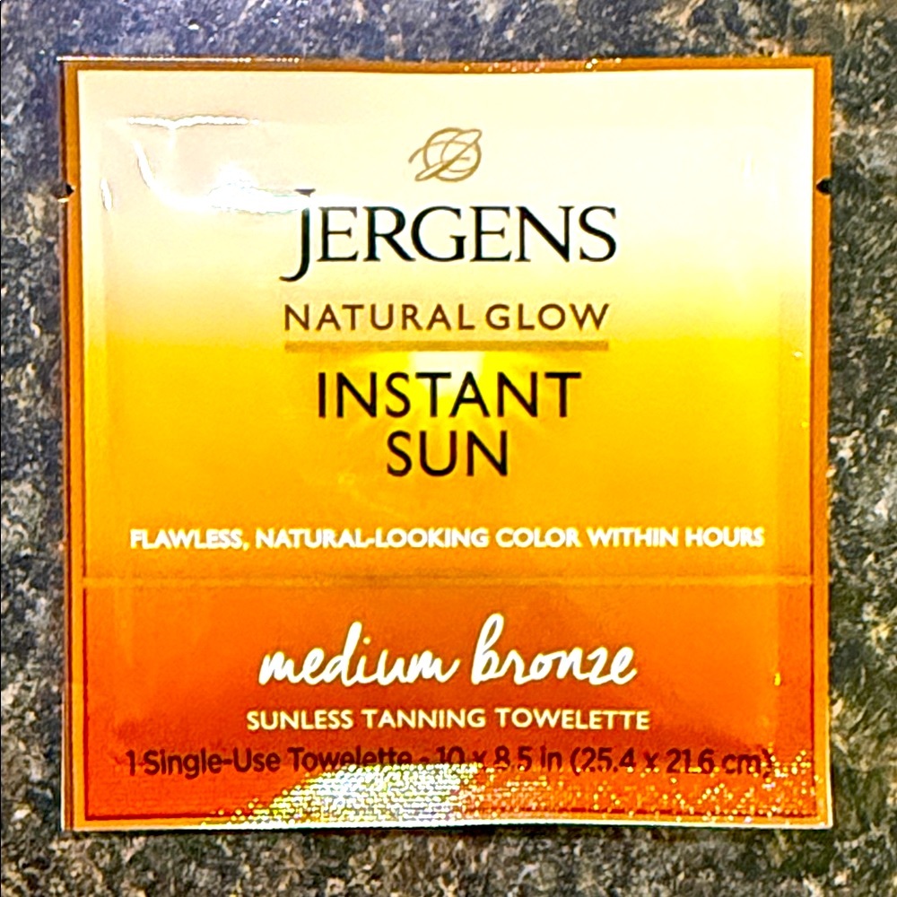 Jergens Natural Glow Instant Sun Tanning Towelette